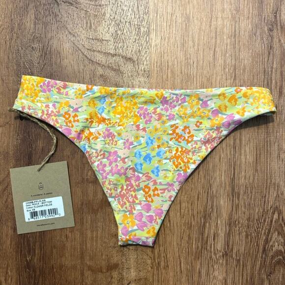 NWT Stone Fox Swim Roca Bottom In Flower Fields Size XS - Picture 2 of 4